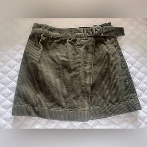 Small - military green mini skirt